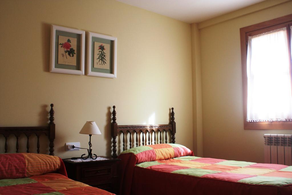 Apartamentos El Rincon De Benas Benasque Zimmer foto