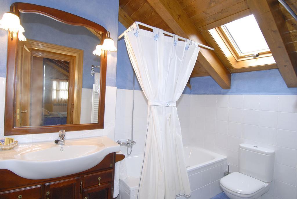 Apartamentos El Rincon De Benas Benasque Zimmer foto